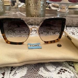 NEW TOMS - WOMENS TULUM SUNGLASSES